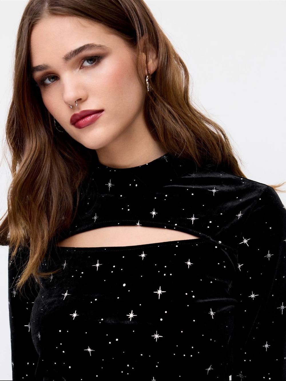 Cider Velvet Star Pattern Bell Sleeve Crop Top - Picture 8 of 12